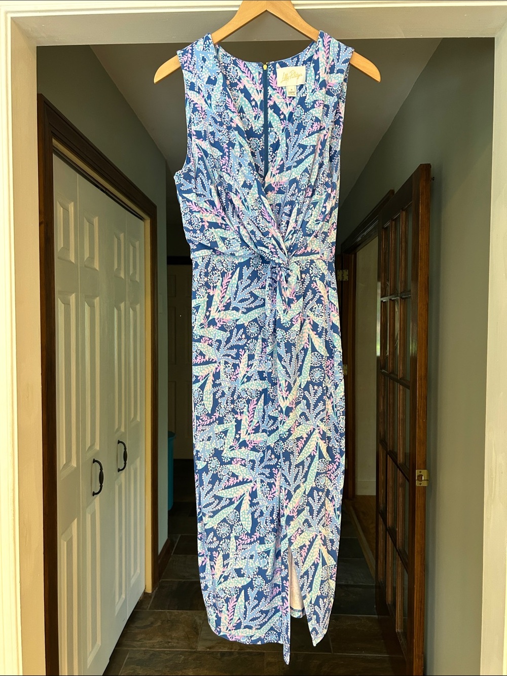 Lilly Pulitzer Sleeveless Wrap Front V Neck Below Knee Print Midi Dress Sz 8